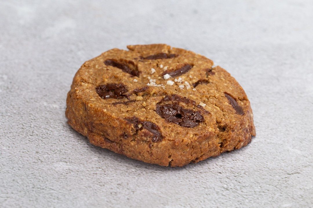 Dark Salted Oatmeal Cookie